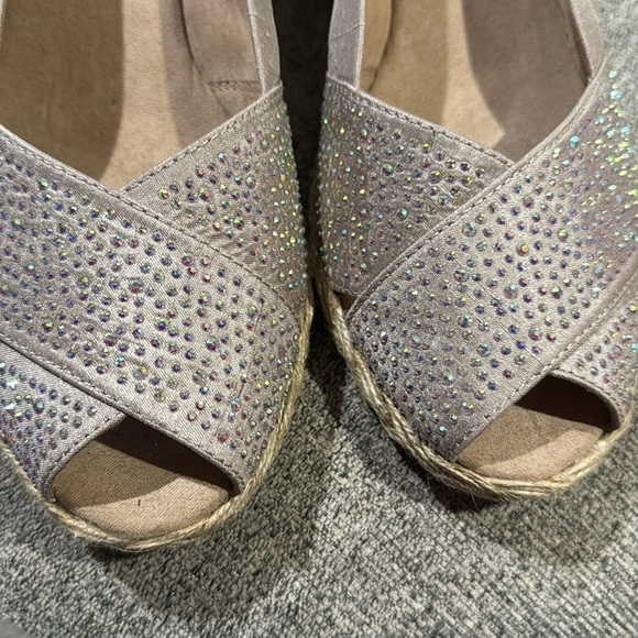 Anne Klein (i-flex) 9.5 heel size 3 inches brand new with out tags - Picture 13 of 13